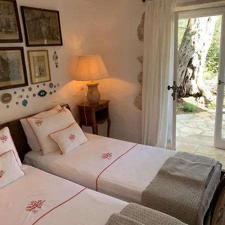 Villa Agios Isavros *